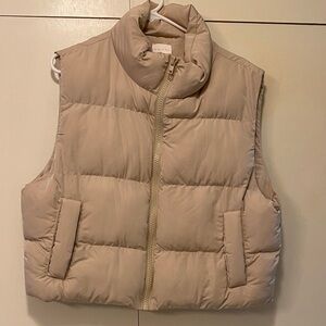 NWOT Beige Cropped Puffer Vest